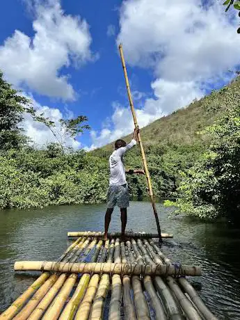 Photo de St Lucia Bamboo Rafting