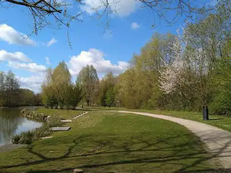 Photo de Parc de l'étang de pêche communal