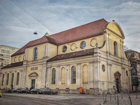 Photo de Ehemalige Karmeliterkirche