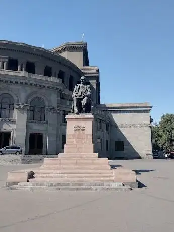 Photo de Hovhannes Tumanyan Statue