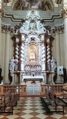 Photo de Church of Saint John Baptist