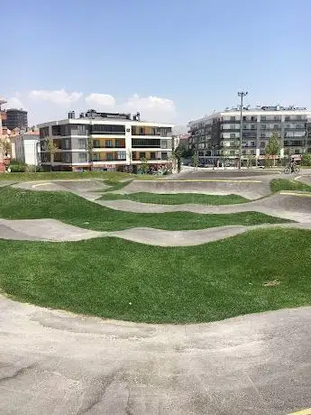 Photo de Selçuklu Bisiklet  Paten ve Kaykay Parkı