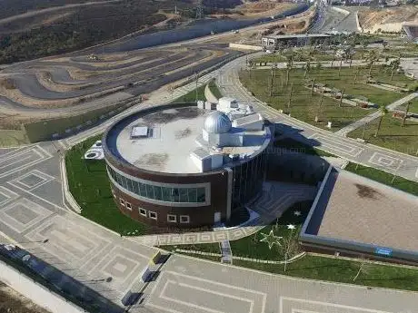 Photo de Tuzla Belediyesi Planetaryum ve Gözlemevi