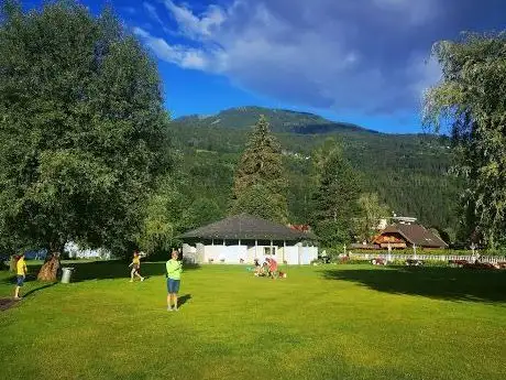 Photo de Strandbad Sittlinger – Restaurant & Wassersportaktivitäten & Bootsverleih