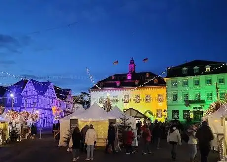 Photo de Marktplatz Linz am Rhein