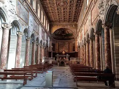 Photo de Cappella Della Madonnella di San Marco Al Campidoglio - Adorazione eucaristica orari sante messe: 07.30 e 19.30 tutti i giorni lavorativi (sabato solo al mattino)