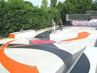 Photo de Espace de loisirs skatepark et city