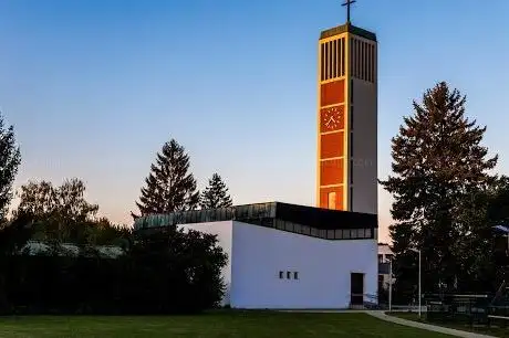 Photo de Katholische Kirche Spillern (Hl. Geist)