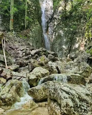 Photo de Hohenzoller Waterfall