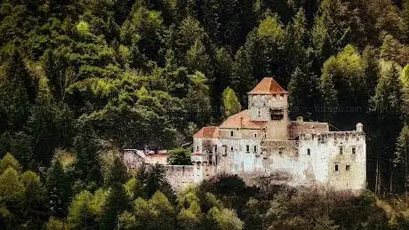 Photo de Castel Taranto