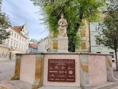 Photo de Žena s krčahom
