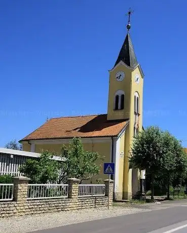 Photo de Church of Saint James