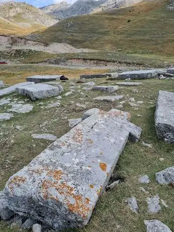 Photo de Nekropola stećaka Poljice/Bare/Jezera (medieval tombstones)