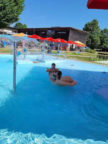 Photo de Indoor and outdoor pools Entfelden