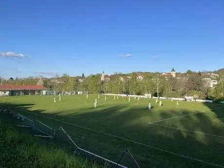 Photo de Sportplatz Tschurndorf