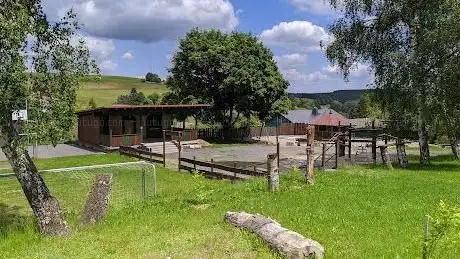 Photo de Spiel- und Sportplatz am Gemeindehaus