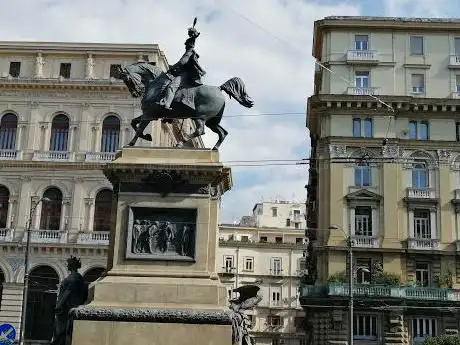 Photo de Piazza Bovio