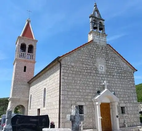 Photo de Church of the St. John the Baptist