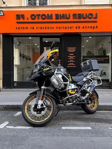 Photo de Louerunemoto.fr - Location moto paris