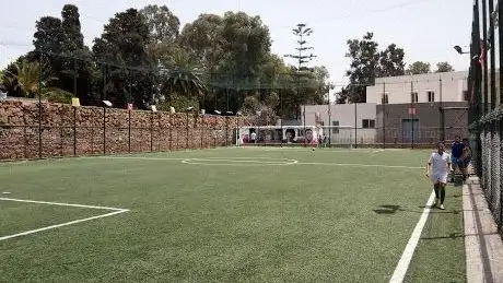 Photo de ملعب القرب شارع (س)