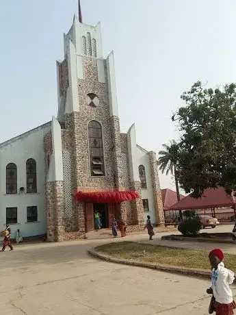Photo de First Baptist Church Okelerin English Section