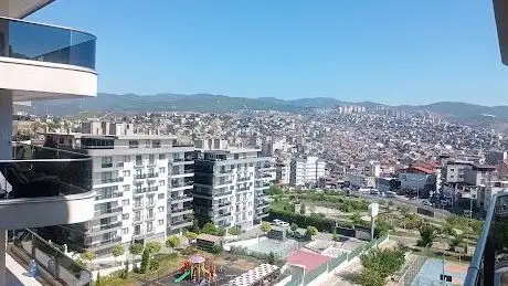 Photo de Karabağlar Belediyesi İzmir Şehitler Parkı