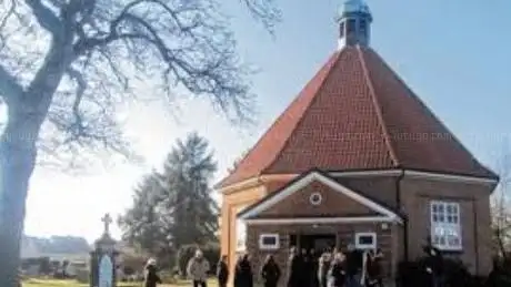 Photo de Kirche zu Jübek der Ev.-Luth. Albert-Schweitzer-Kirchengemeinde Jübek/Idstedt