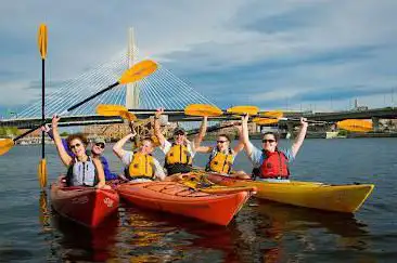 Photo de Charles River Canoe and Kayak: Cambridge, Kendall Square