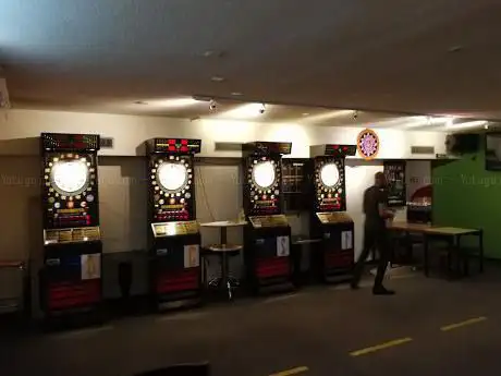 Photo de City Tower Billiards & Darts Center