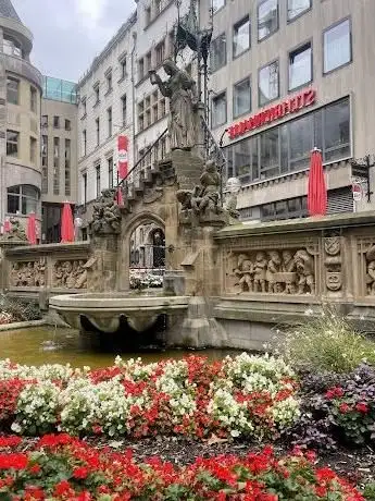 Photo of Heinzelmännchenbrunnen  Köln - Edmund Renard