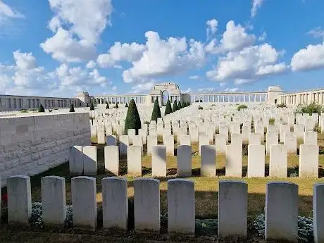 Photo de Pozières Memorial and Cemetery