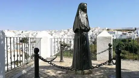 Photo de La Cobijada (monumento a la Mujer)