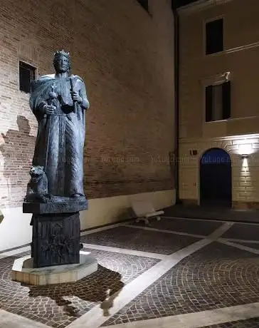 Photo de Monumento Federico II