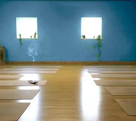 Photo de Sacred Body Studio Yoga - Yoga School