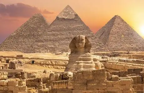 Photo de الاهرامات الثلاثة