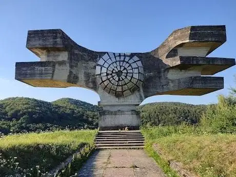 Photo de Monument to the Revolution of the People of Moslavina