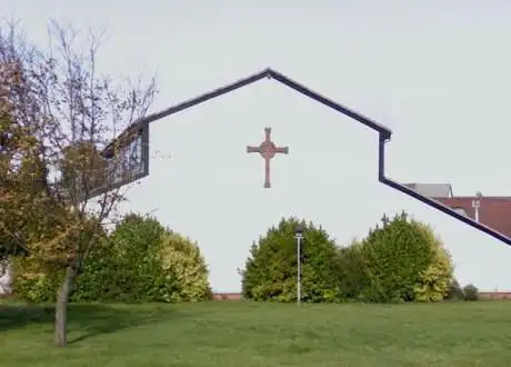 Photo de St Columba's RC Church Renfrew, Paisley Diocese