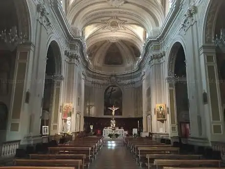 Photo de Church of the Holy Cross