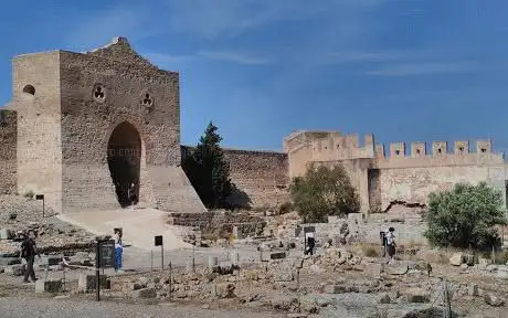 Photo de Porta d'Almenara