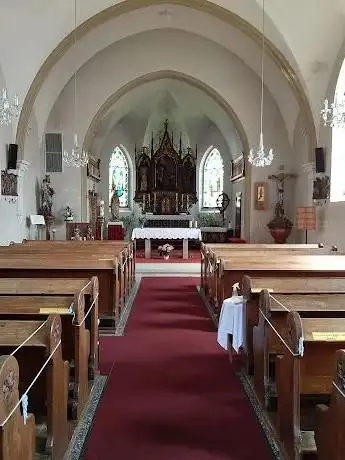 Photo de Katholische Kirche Hirtenberg (St. Elisabeth)