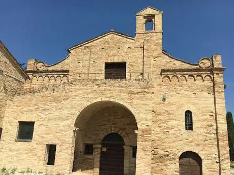 Photo de Basilica Imperiale di Santa Croce al Chienti