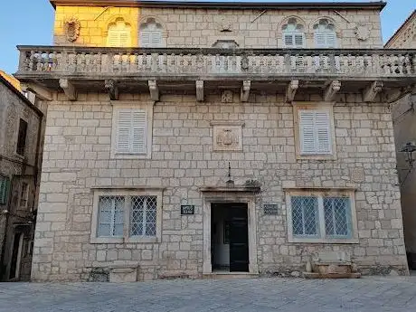 Photo de Bishop's Treasury