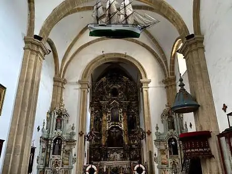 Photo de Bonanzako Santo Kristo basilika