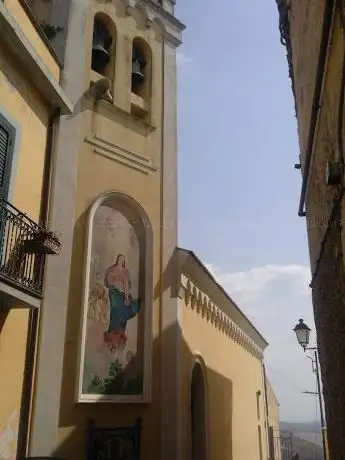 Photo de Church of Saint Mary 'del Mezzogiorno'