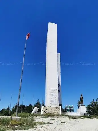 Photo de Metris Tepe Zafer Anıtı