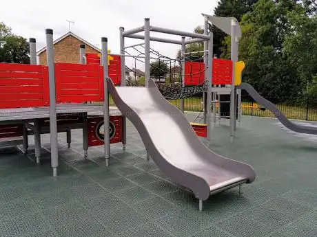 Photo de River Road Play Space