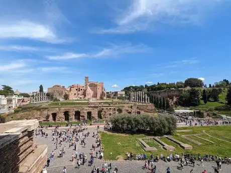 Photo de Tours and the City