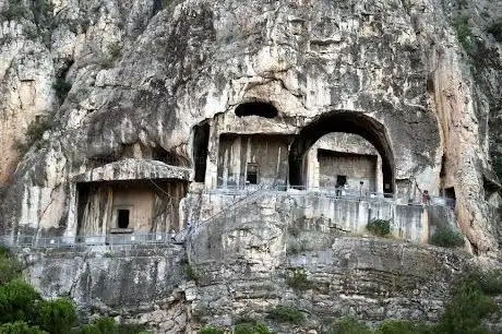 Photo de Pontic Kings Rock Tombs