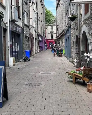 Photo de Galway on Foot: Walking Tours of Galway City