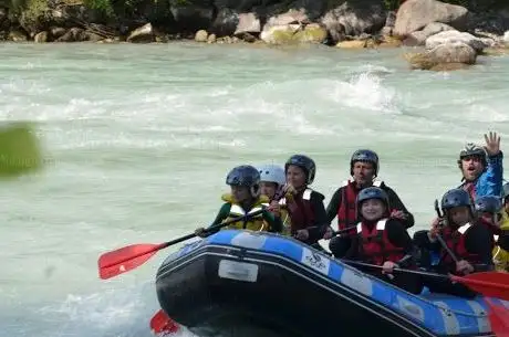 Photo of Yes  we raft! Rafting et kayak Durance et Guil. Guillestre  Vars  Risoul  Embrun;